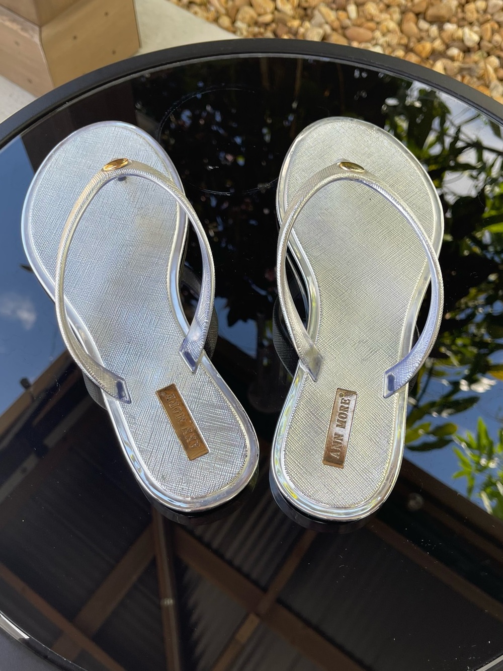 Metallic Silver Women's Flip Sandals with Subtle Logo Accent